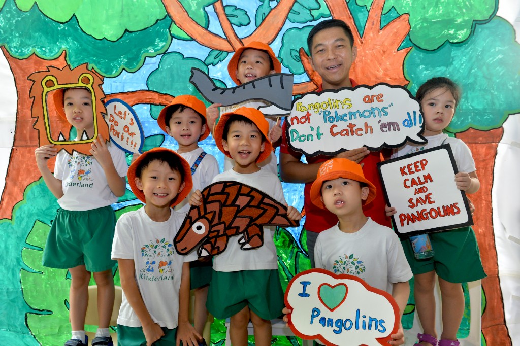 Minister for Social and Family Development, Mr Tan Chuan-Jin, was encouraged to see the overwhelming response at the initiative.