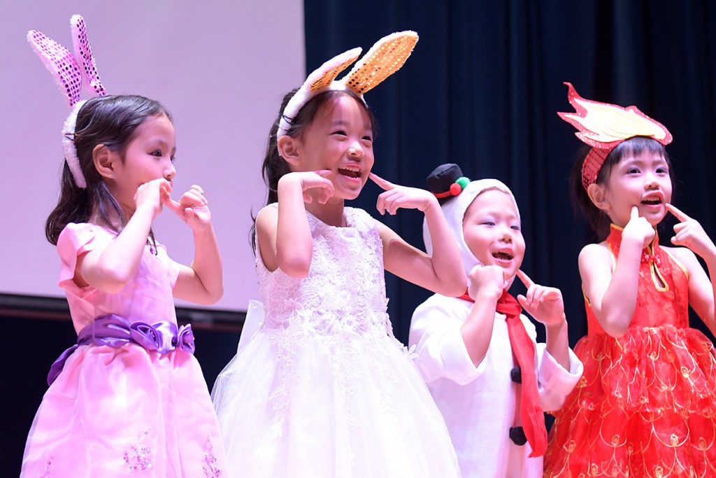Chinese drama skit performed by K1 children